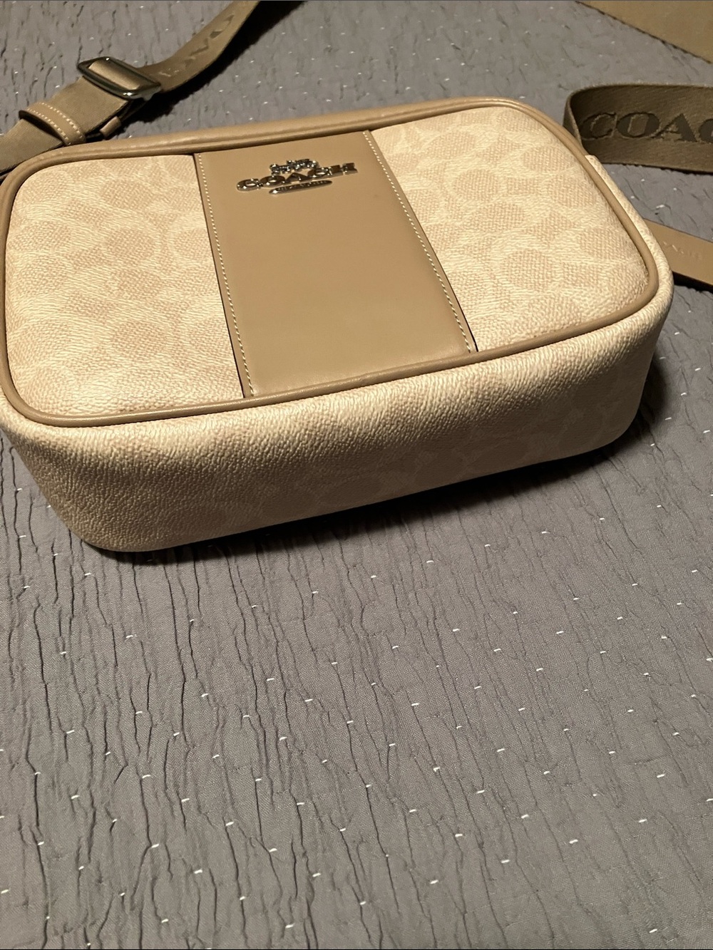 Coach Tan & Beige Signature Canvas Camera Bag. No Call-Outs. Gorgeous! NWT - Picture 5 of 16